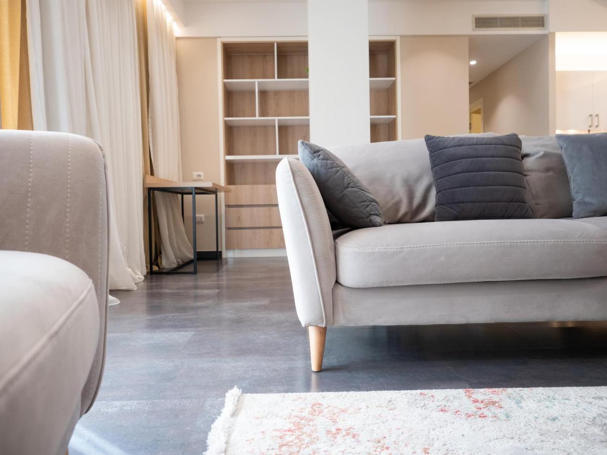 Lake Drive Rooms&Apartments Tirana Esterno foto