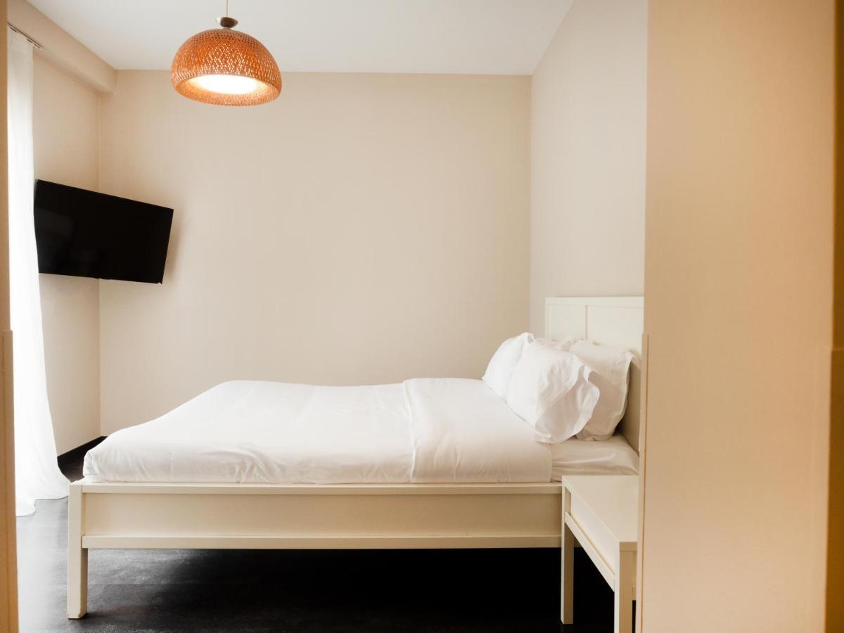 Lake Drive Rooms&Apartments Tirana Esterno foto